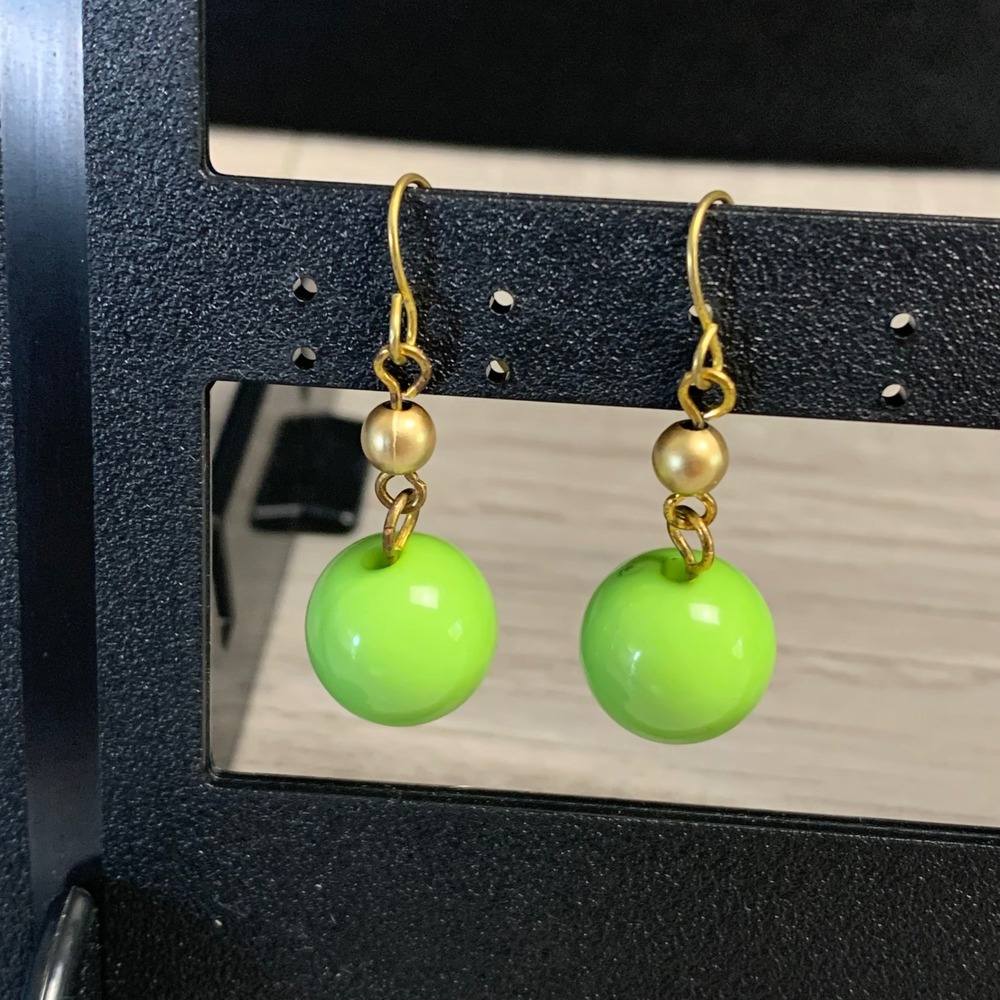 Lime Green Bead Drop Earrings Gold Tone Fishhook Dangle Retro Style 3848